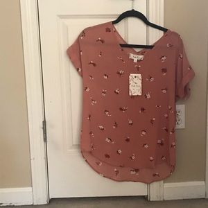 Short sleeve floral top